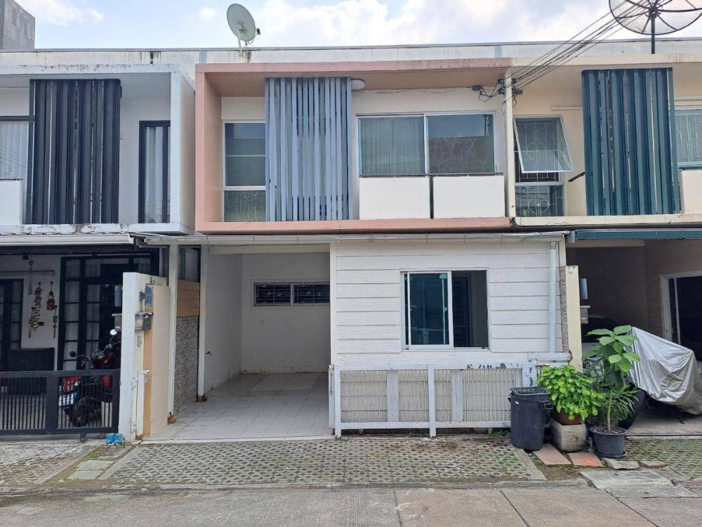 For RentTownhomeChokchai 4, Ladprao 71, Ladprao 48, : Rent a townhome The Platon City Ladprao 71 is only 7 minutes near Central East Ville.