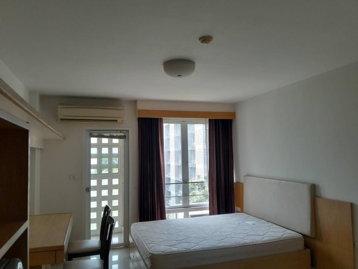 For RentCondoRama9, Petchburi, RCA : #Accepting short -term leases and annual leases #Free rooms ready to stay 📌 I House RCA condo rental #Friendly with 26 sqm.