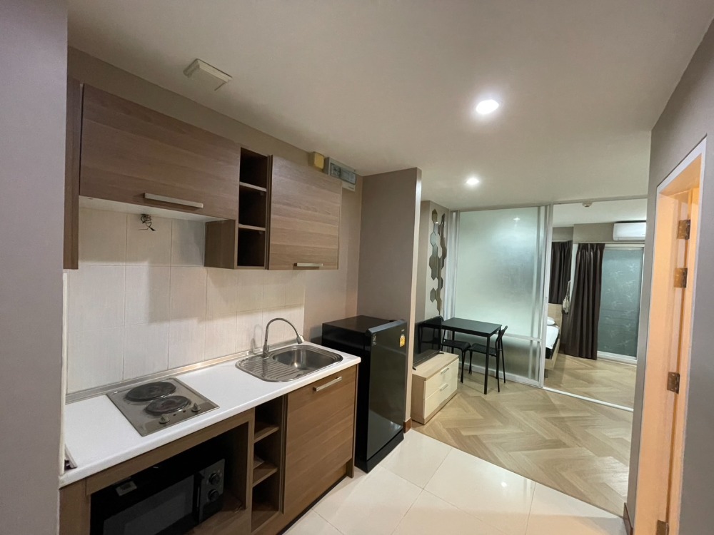 For RentCondoRatchathewi,Phayathai : Rachavithi Condo for Rent, City Resort, near BTS Victory Monument