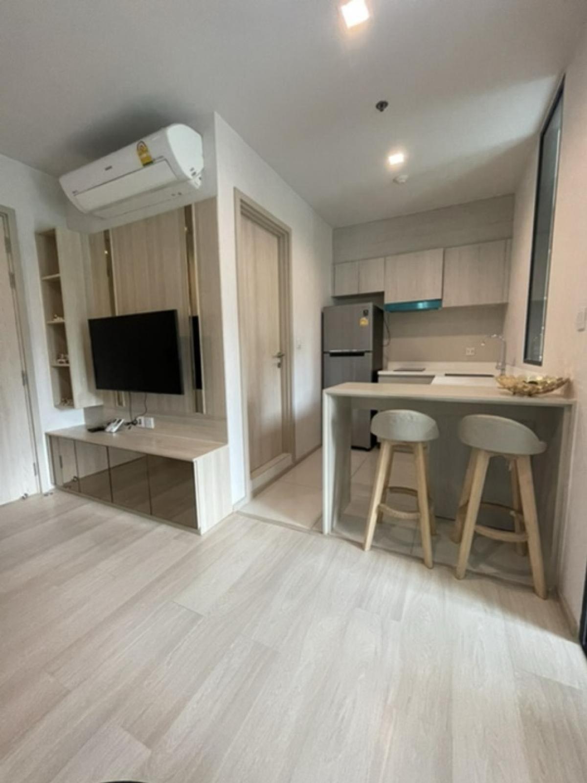 For RentCondoWitthayu, Chidlom, Langsuan, Ploenchit : 🔥Urgent for rent🔥Condo Life One Wireless (Life One Wireless) 1 bedroom, size 35 sq m, 4th floor, simple build-in decoration, convenient travel, near BTS Ploenchit and the expressway.