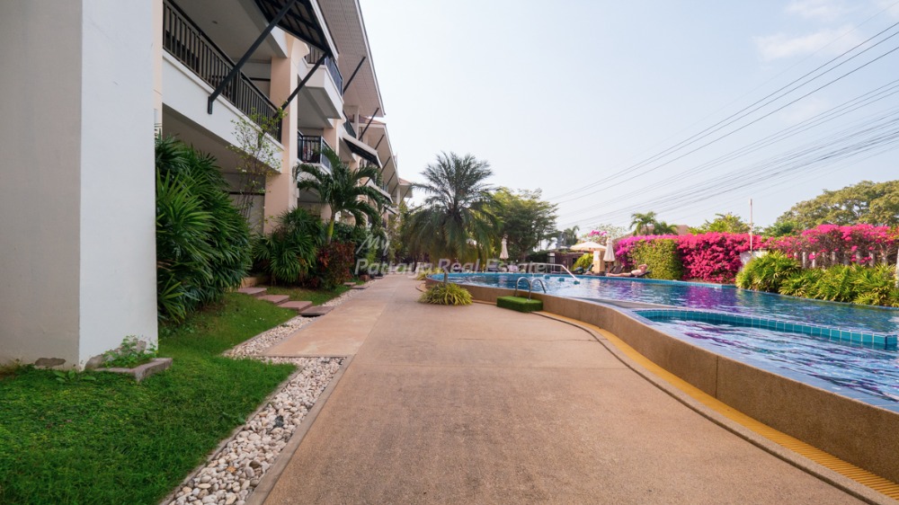 For SaleCondoPattaya, Bangsaen, Chonburi : 2 Bedroom Condo For Sale in Sunrise Beach Resort