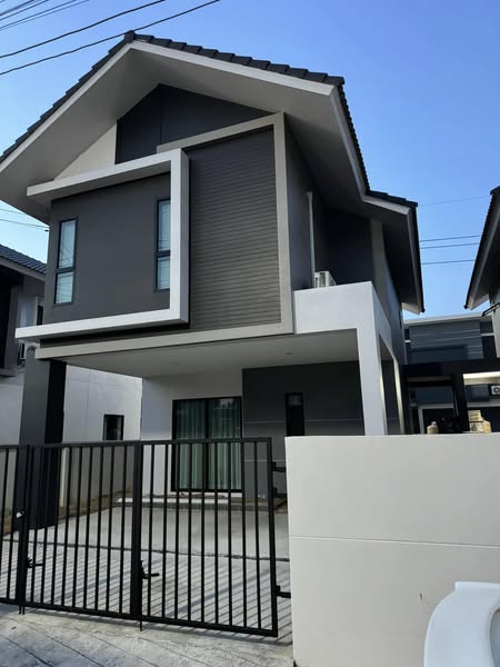 For RentHousePathum Thani,Rangsit, Thammasat : 2 storey house with beautiful decorative furniture for rent in Rangsit-Pathum Thani area, near Big C Super Center, Rangsit, Khlong 3, only 2.5 km.