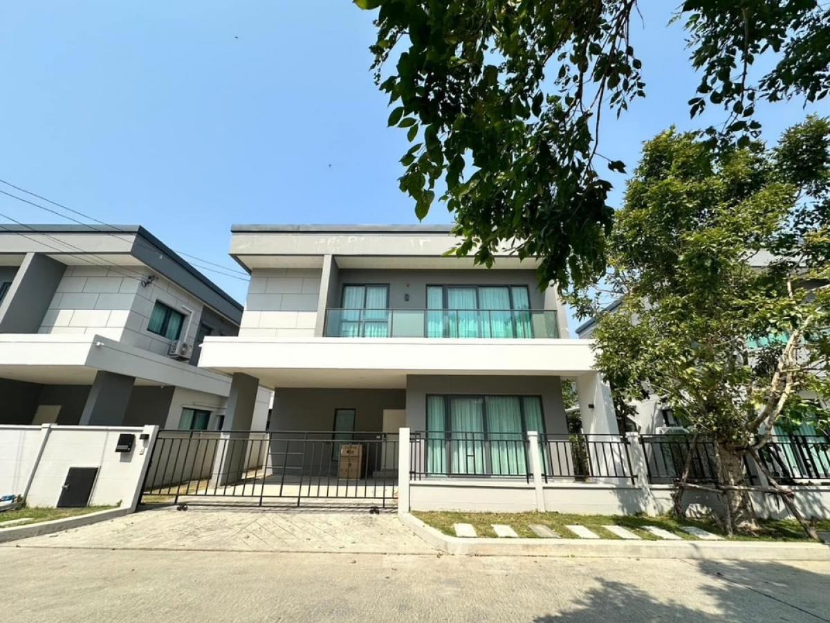 For RentHouseBangna, Bearing, Lasalle : For rent ❗️ New house ready to stay (Have never been in) Centro Bangna, Sentro, Bangna 1, size 51.50 Sq. 110,000 ฿/month.