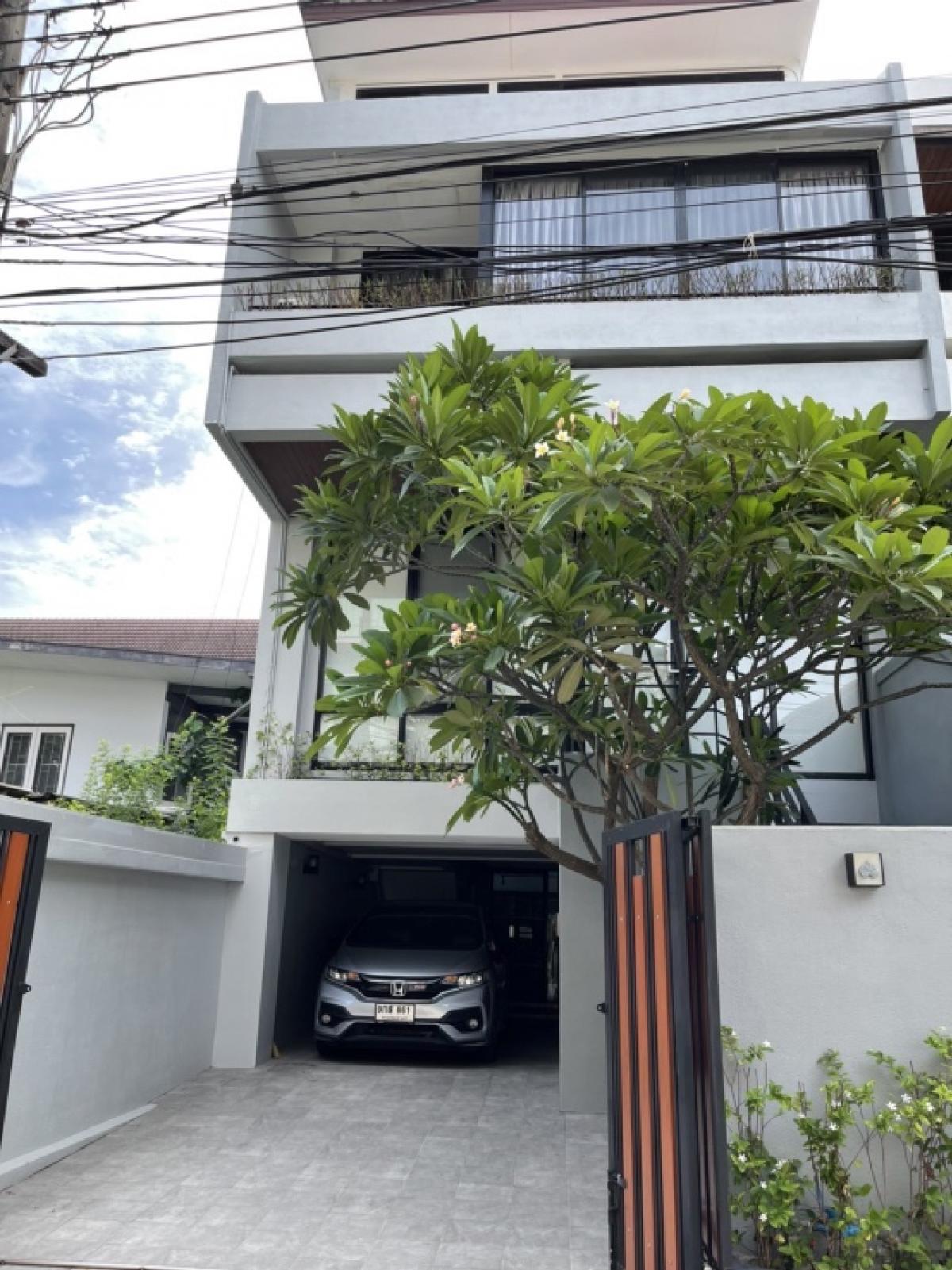 For RentTownhouseSukhumvit, Asoke, Thonglor : 4 -story Town Home - Thonglor