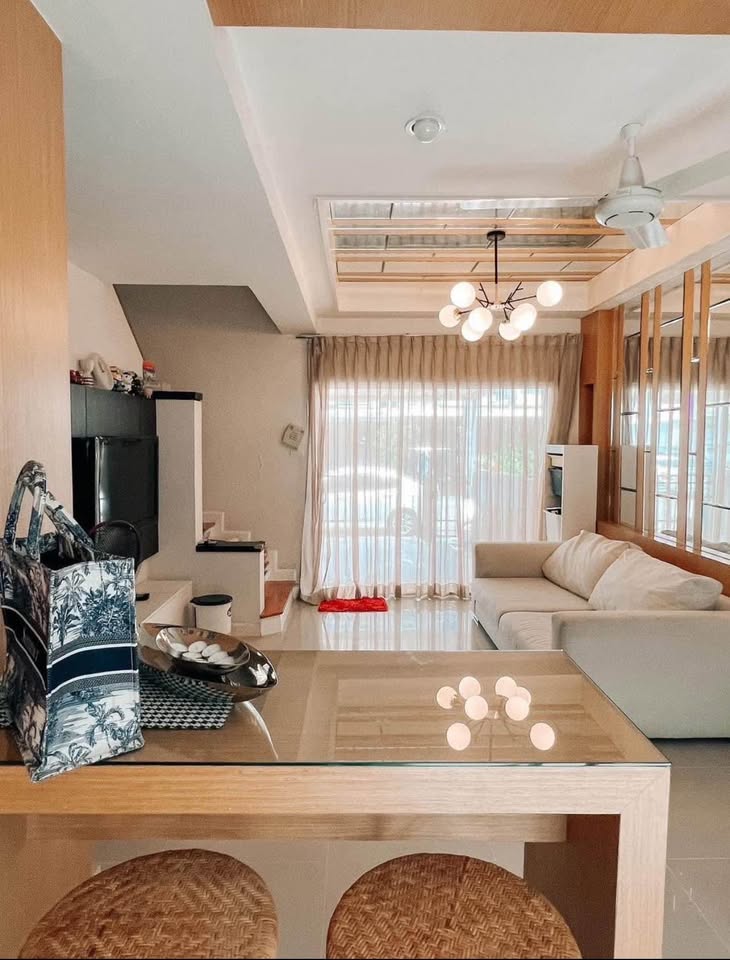 For RentTownhouseLadkrabang, Suwannaphum Airport : 3 -story townhome for rent, The Metro Village, Rama 9🔥 Near Airport Link Hua Mak 🔥