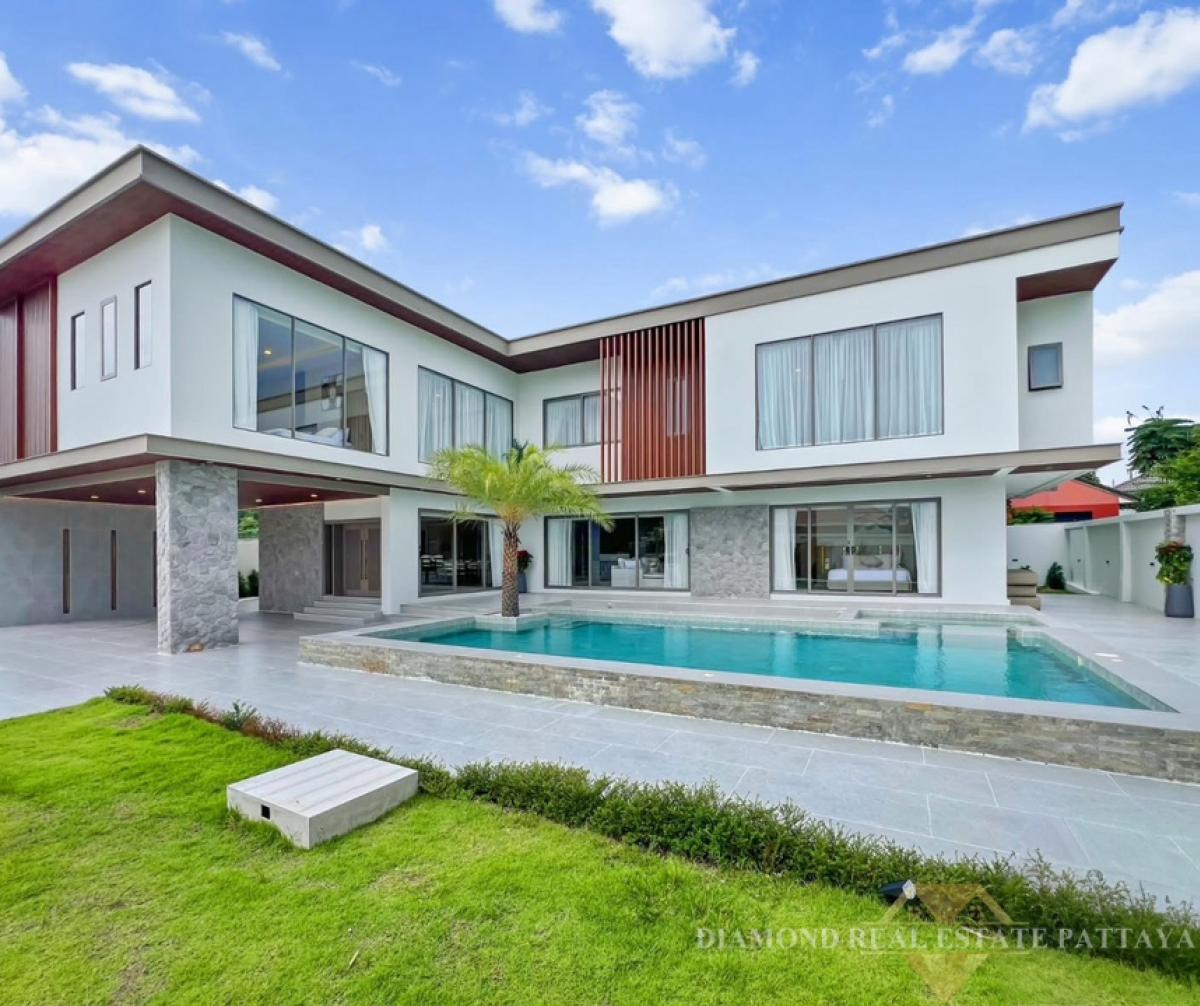 ขายบ้านพัทยา บางแสน ชลบุรี สัตหีบ : Luxurious Pool Villa for Sale in Pattaya