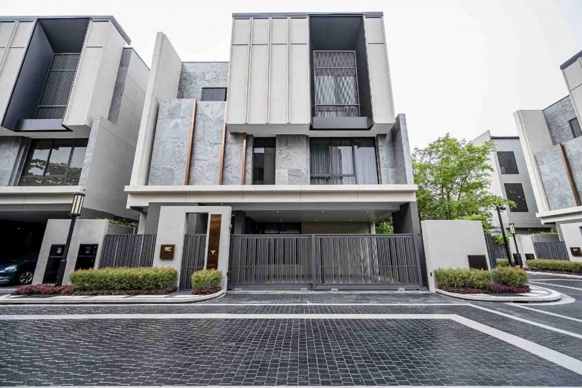 For RentHousePattanakan, Srinakarin : Bugaan Pattanakarn✨ Luxury House for Rent✨ 4BED 5BATH 600,000/Month ☎️Tel/Line: 094-162-4424