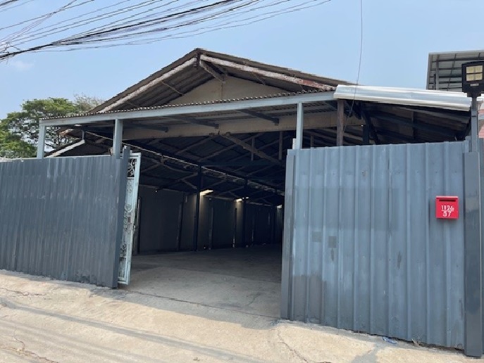 For RentWarehouseKasetsart, Ratchayothin : For Rent for rent, small warehouses, 250 square meters, Soi Senanikhom 26, very good location, can access in many ways Six wheel Suitable for stores