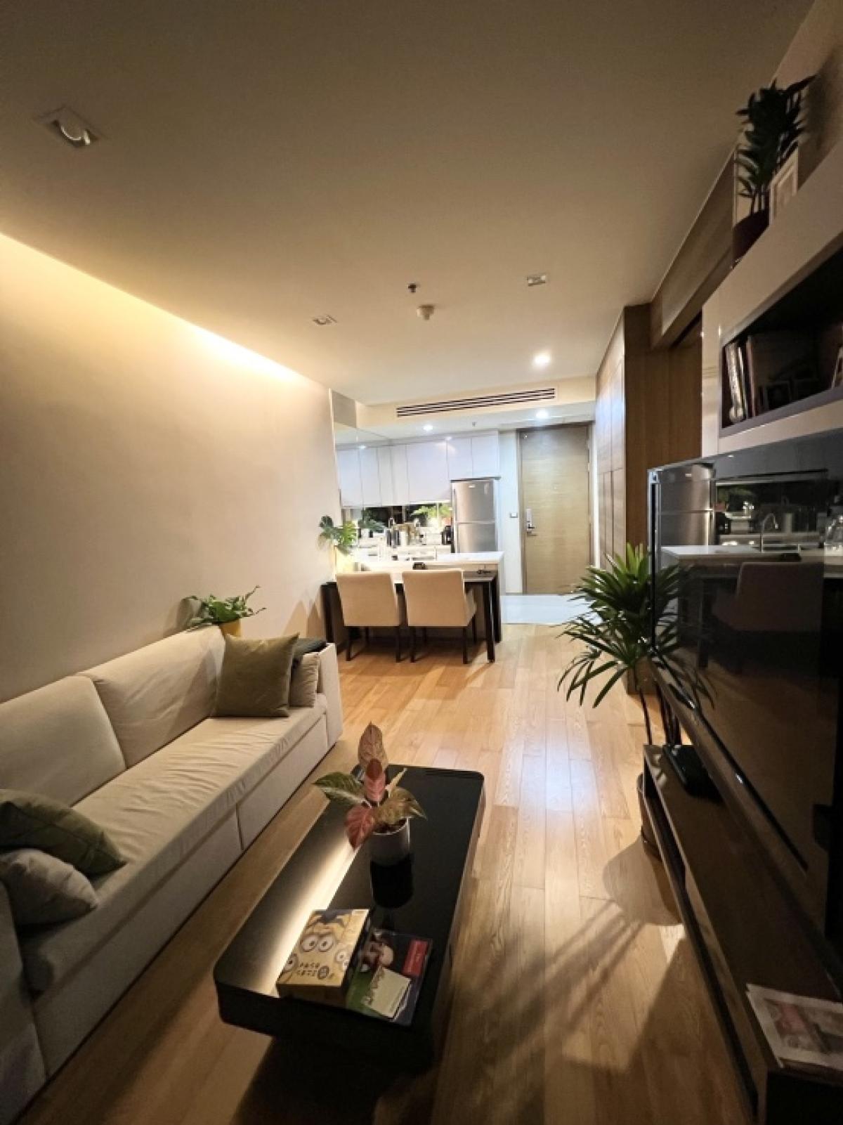 For RentCondoSathorn, Narathiwat : Condo for rent, One Bedroom suite at the Address, Sathorn, near BTS, Chong Nonsi and Surawong.