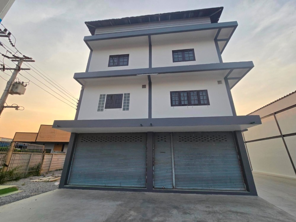 For RentOfficePhutthamonthon, Salaya : For rent 3 -storey office building with beautiful warehouse, good location, convenient parking, attached to Phutthamonthon 4 Road. Interested in Atline.@841QLNR