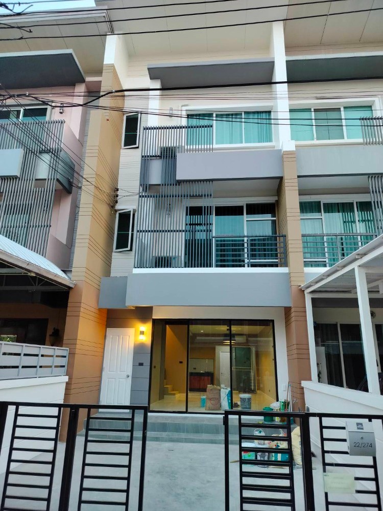 For SaleTownhousePattanakan, Srinakarin : S-THTAR101 Townhouse for sale, Town Avenue Rama 9, size 25.60 sq wa., 3 floors, usable area 165 sq m., 3 bedrooms, 3 bathrooms, 4.83 million, 064-959-8900