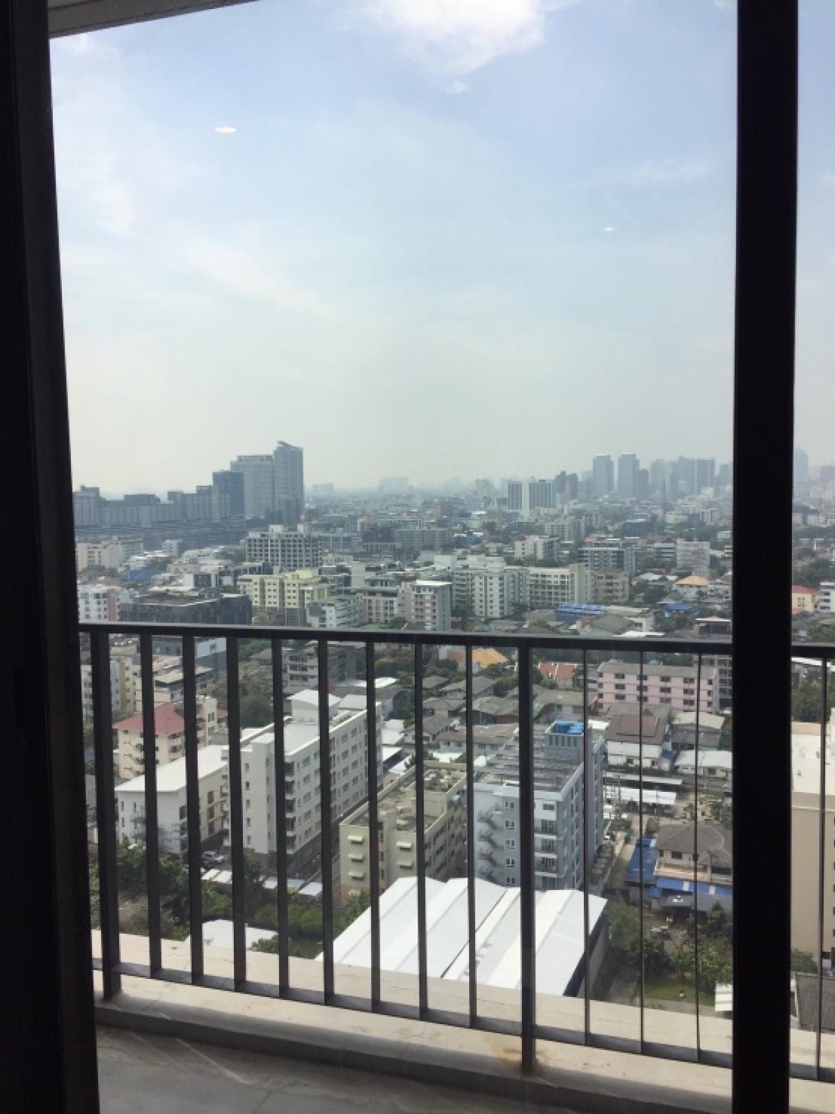 For SaleCondoLadprao, Central Ladprao : Condo for sale The Issara Ladprao 5.6 MB by Nan Cane