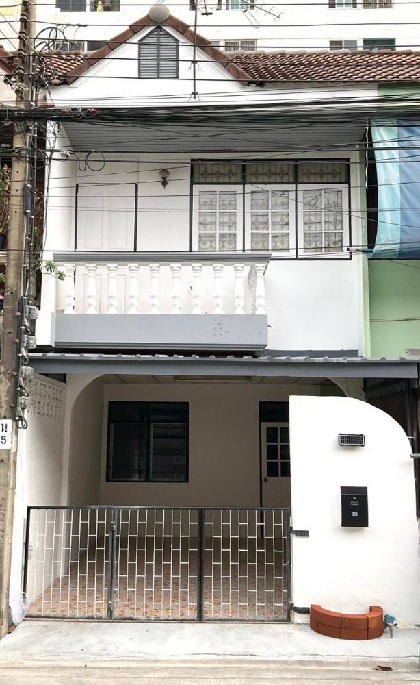 For SaleTownhouseNonthaburi, Bang Yai, Bangbuathong : 2 -storey townhouse for sale, Phachanan Village, Soi Nonthaburi 20, good location, suitable for living Near the Purple Line