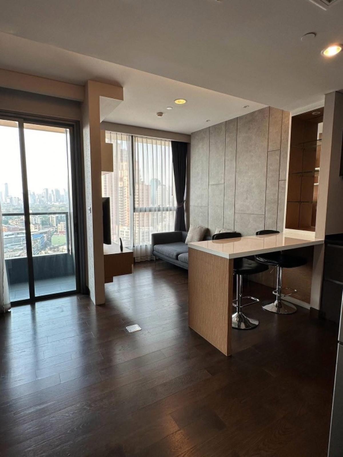 For RentCondoSukhumvit, Asoke, Thonglor : SN888030 Great value in the Lumpini 24 project, ready to stay in a good location.