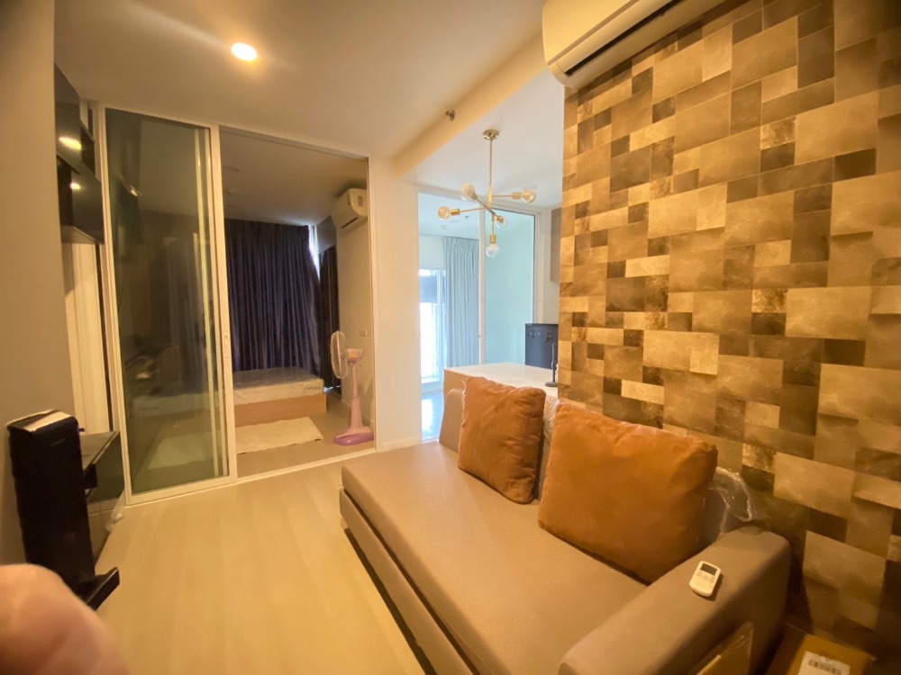 For RentCondoPinklao, Charansanitwong : Rent De Lapis Charan 81, 1 bedroom, size 34.5 sqm. Plus, the room is fully decorated. Ready to enter only 13,500 baht per month.