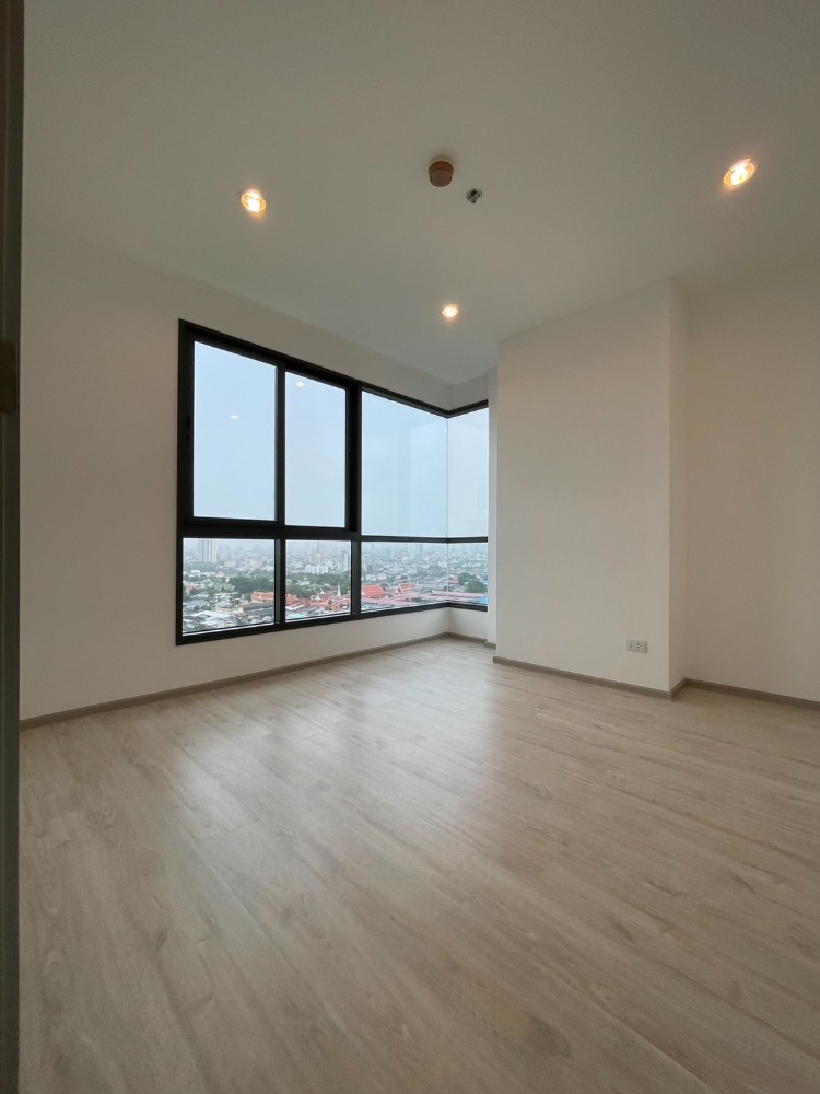 For SaleCondoPinklao, Charansanitwong : *** (2 Bedrooms) Condo for sale : Ideo Mobi Charan-Interchange (Renovate new room) ***