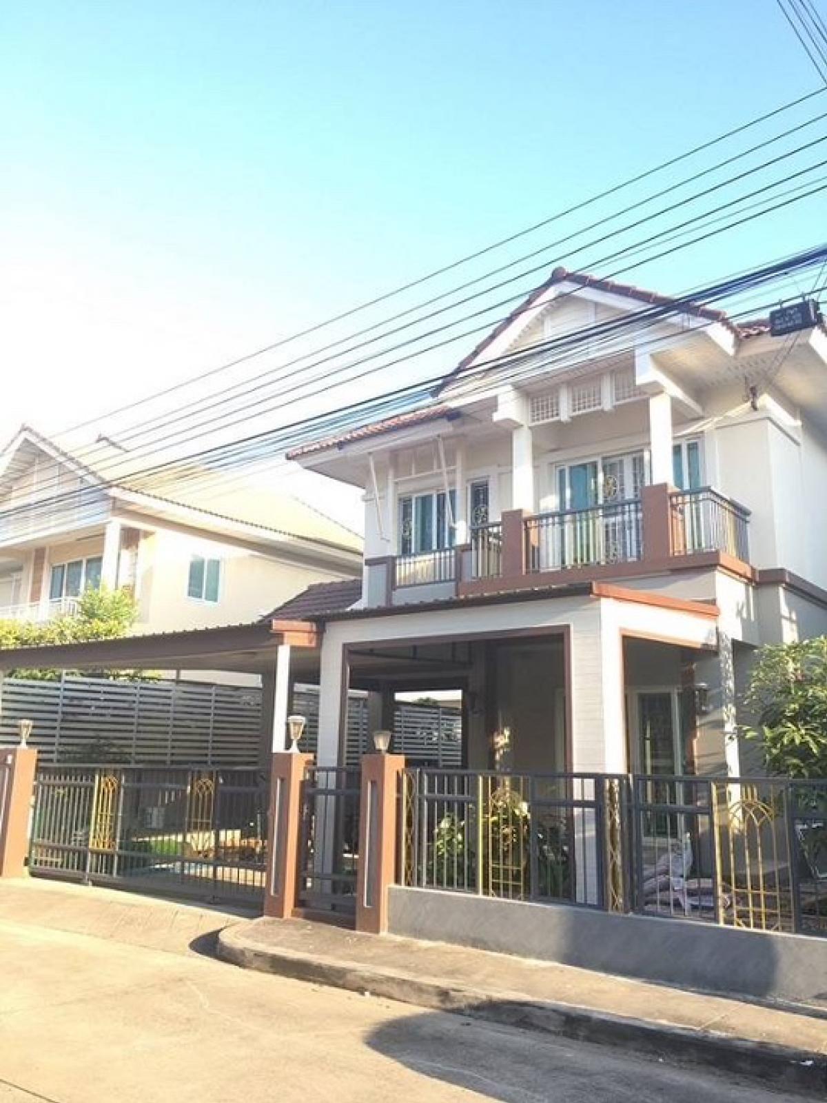 For SaleHouseLadkrabang, Suwannaphum Airport : Detached house, 3 bedrooms, 2 bathrooms in luxury villages perfect, Sukhumvit 77, Robinson, Lat Krabang, Pasio, Lat Krabang, 2 layers, use a key card in and out.