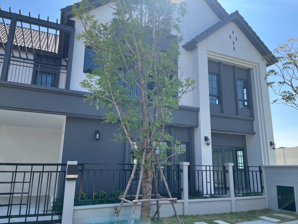 For RentHouseBangna, Bearing, Lasalle : ❖ Newly house ❖ Single house 2 storey 78.90 sq.w., 303.00 ตร.ม. | 4 beds, 5 Baths | Near Mega Bangna 5 mins, Prince Suvarnabhumi Hospital 14 mins.