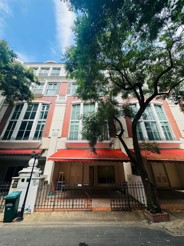 For RentTownhouseSukhumvit, Asoke, Thonglor : 4.5 floor townhome, good location, beautiful decoration for rent in Thonglor-Sukhumvit, near J-Avenue, Thonglor only 160 meters