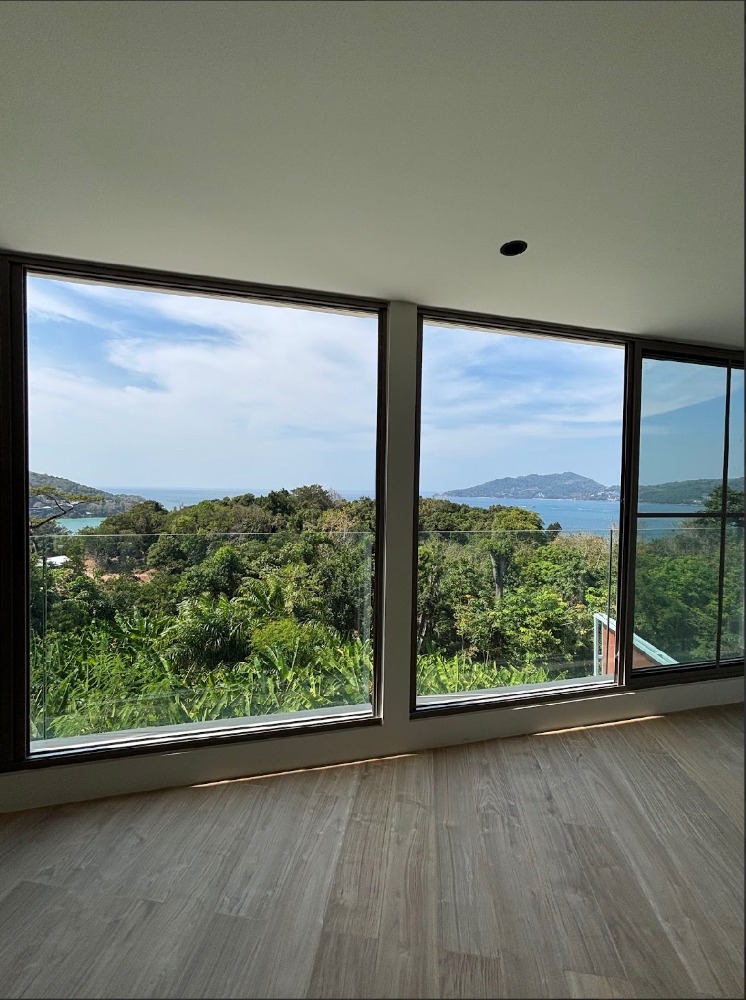 For SaleCondoPhuket : SALE: Luxury CONDO in Patong,Phuket. Only 3 minutes drive to Patong beach.