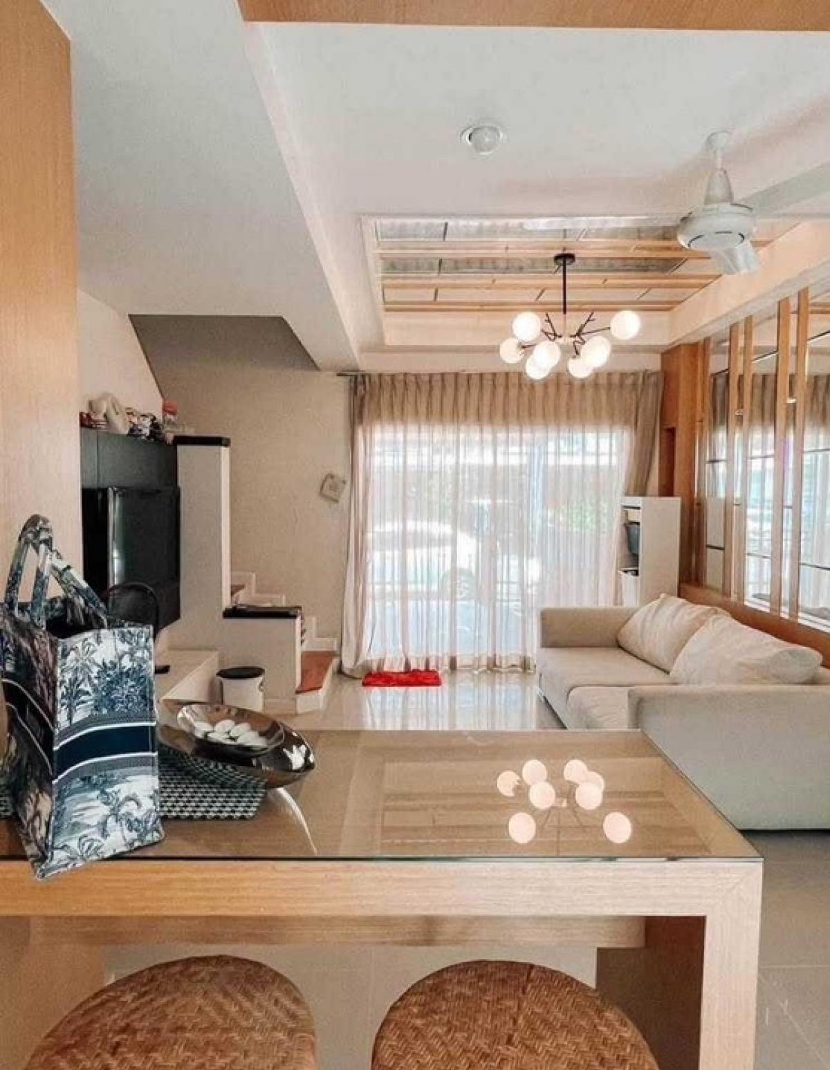 For RentTownhouseLadkrabang, Suwannaphum Airport : Townhouse for rent, 3 floors, The Metro Rama 9