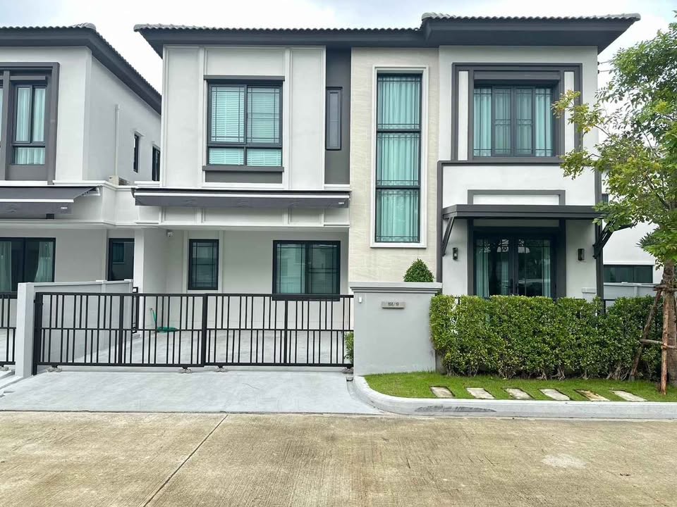 For RentHouseSamut Prakan,Samrong : Twin house for rent Got a single detached house, 3 bedrooms, Maka Bangna 🔥 Grand Pleno Sukhumvit-Bangna 🔥