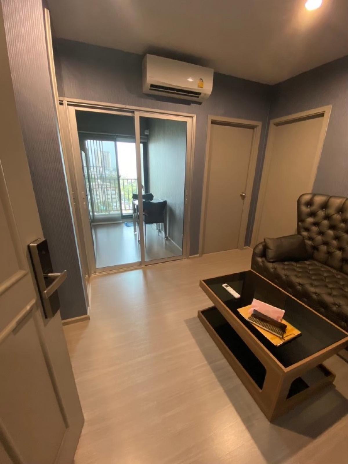 For RentCondoBang kae, Phetkasem : Building the bedroom, pool view 🥰 If attached to MRT Phasi Charoen and Seacon Bang Khae Must be here. 🥰🟢 For rent The Parkland Phetkasem 56🟢