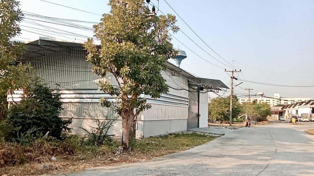 For RentWarehouseChachoengsao : Premium Bangna frontage road warehouse for rent