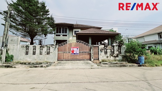 For SaleHousePinklao, Charansanitwong : House for sale near The Pasio Park, good price, Sriwadee Pinklao Village, Taling Chan, the back of the edge does not subside, can travel in many directions near the department store, only 6.95 MB.