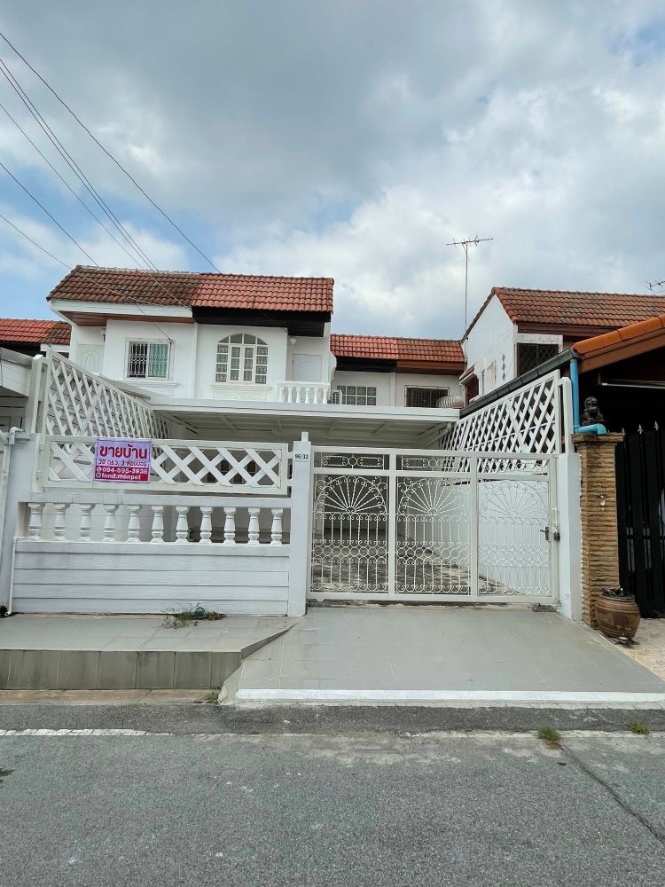 For SaleTownhouseNonthaburi, Bang Yai, Bangbuathong : 2 -storey townhouse for sale, Bua Thong Village, 3 bedrooms, new renovation, ready to be adjacent to MRT, Bang Phai Canal, Nonthaburi