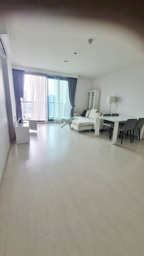 For RentCondoSukhumvit, Asoke, Thonglor : Hot Deal, very good price!! 2 bedrooms, 2 bathrooms, 80 sq m, high floor, beautiful view, clean room, nice to live in.