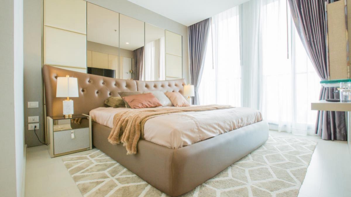 For RentCondoWitthayu, Chidlom, Langsuan, Ploenchit : 🍁 Luxury condo for rent ✨ NOBLE Ploenchit, private elevator ⭐️ very Luxury room, 2 bedrooms, 2 bathrooms, 76 sqm., High floor, 💠Fully Furnished! There is a way to connect BTS 🚇 Ploenchit.