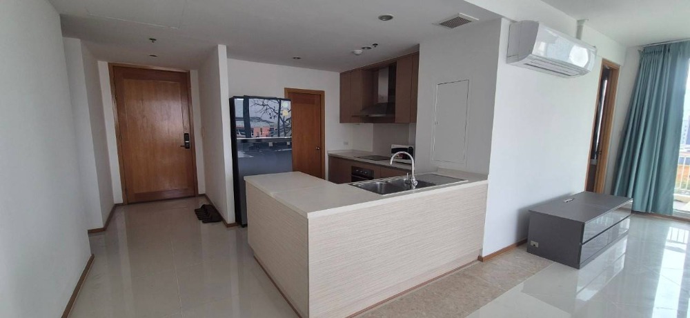 For RentCondoSathorn, Narathiwat : For Rent The empire place Sathorn 3 bedrooms, 4 bathrooms, 370.87 sq.m. with private pool Special Deal Tel/Line 084-975-2734