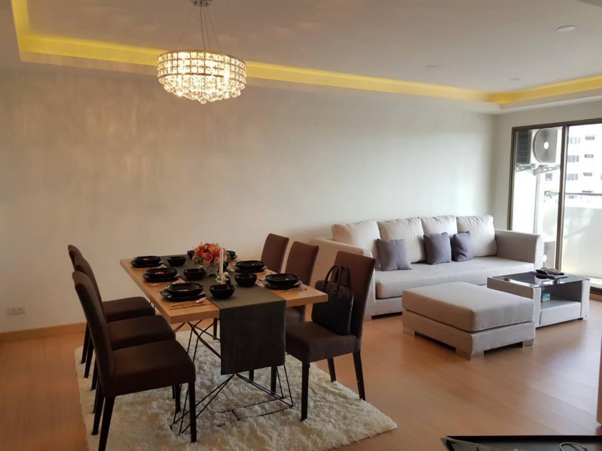 For RentCondoPattanakan, Srinakarin : 🎗💢🎗 For rent, beautiful room, decorated with good fir, good location, near ARL. And MRT Hua Mak Station - Flora Ville (Flora Ville) Phatthanakan 51