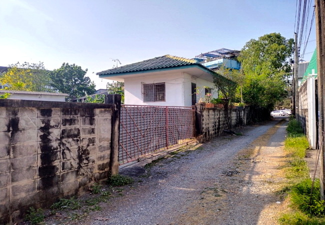 For SaleLandYothinpattana,CDC : Land for sale in Ram Inthra Km. 4, area 328 sq.w., beautiful plots.