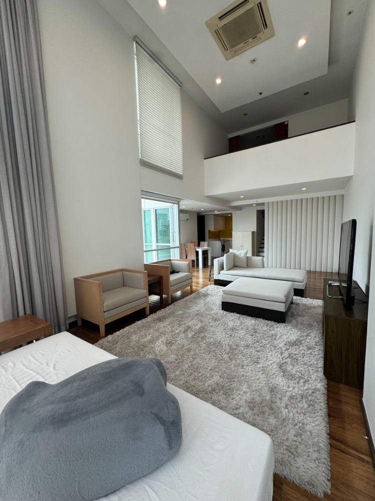 ให้เช่าคอนโดวิทยุ ชิดลม หลังสวน : The rajadomri 2bed deplex with super view for rent