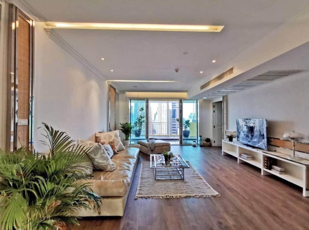 For RentCondoSukhumvit, Asoke, Thonglor : (C15767) Luxury 4 bedroom penthouse near BTS Phrom Phong Wilshire Sukhumvit 22