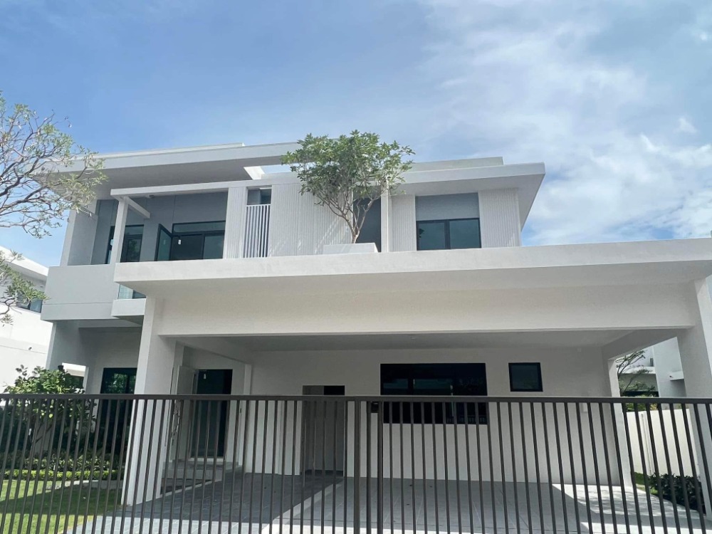 For SaleHouseSamut Prakan,Samrong : ♦ Type Premier ♦ Single house 2 Storey | 89.40 sq.w., 240.00 sq.m. | 4 Bedrooms, 5 Bathrooms, 3 Parking | Near Central Village 9 mins., Suvarnabhumi Airport 24 mins., Assumption Univ 28 mins.