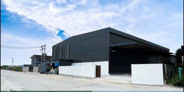 For RentWarehouseMahachai Samut Sakhon : For rent: New warehouse with 2-storey office, on Ban Phaeo - Phra Praton Road, Samut Sakhon