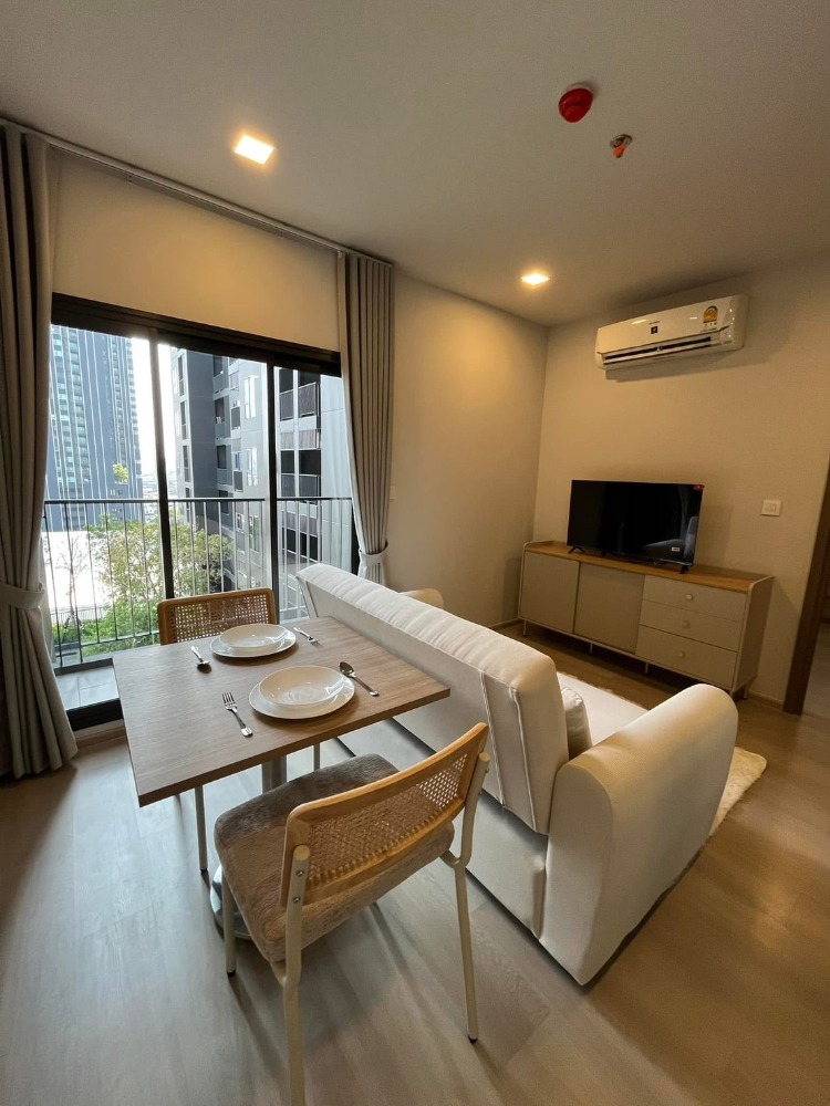 For RentCondoLadprao, Central Ladprao : For rent❗️❗️ Life Phahon - Ladprao (Life Phahon - Ladprao) For more information, add Line ID: @glorious1 (with @)