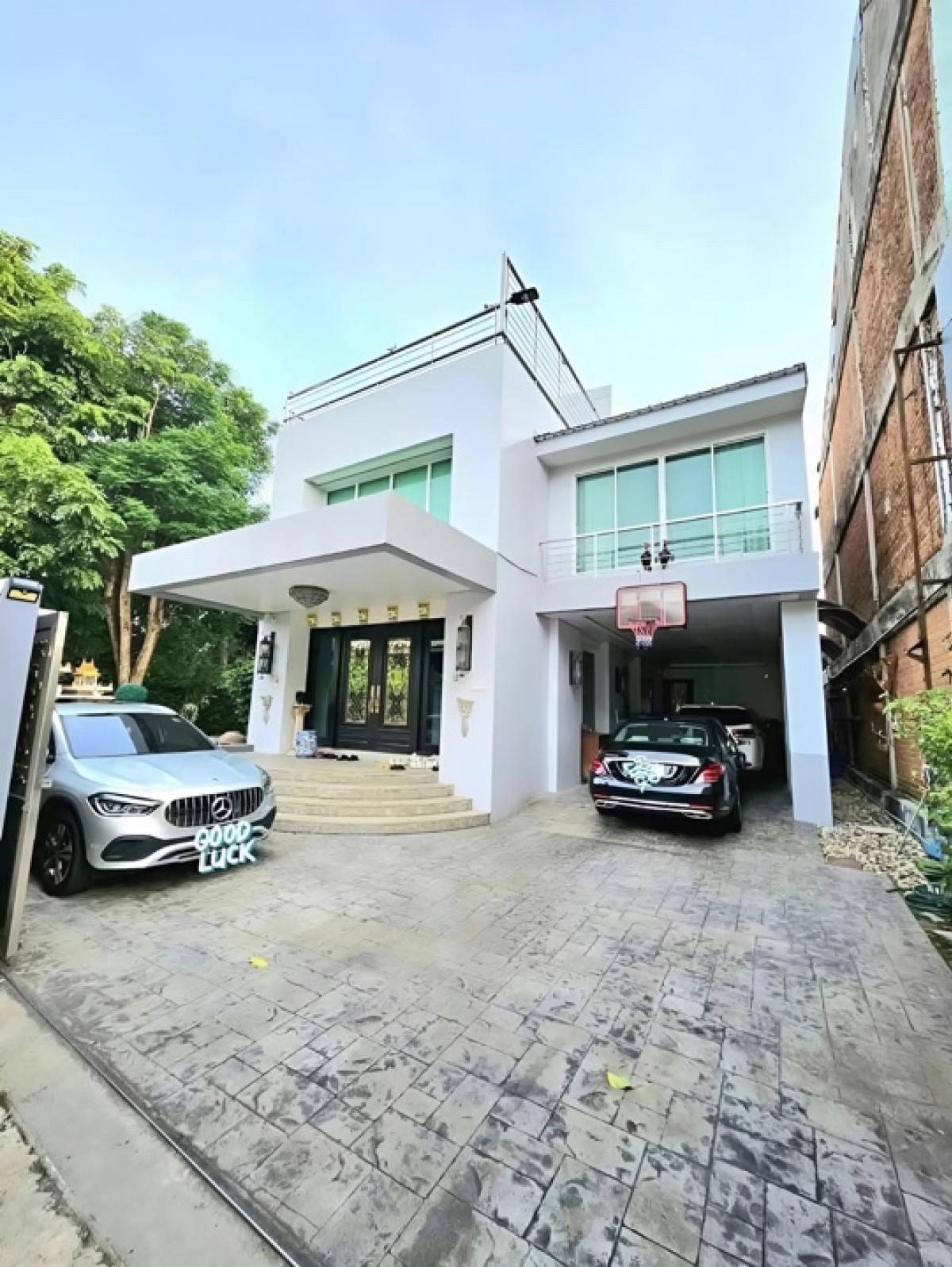 For SaleHouseRatchadapisek, Huaikwang, Suttisan : WW24437 For sale #Single house, newly built, in the heart of Huai Khwang, in Soi 20 June, Intersection 2 #Good location #Near MRT Sutthisan