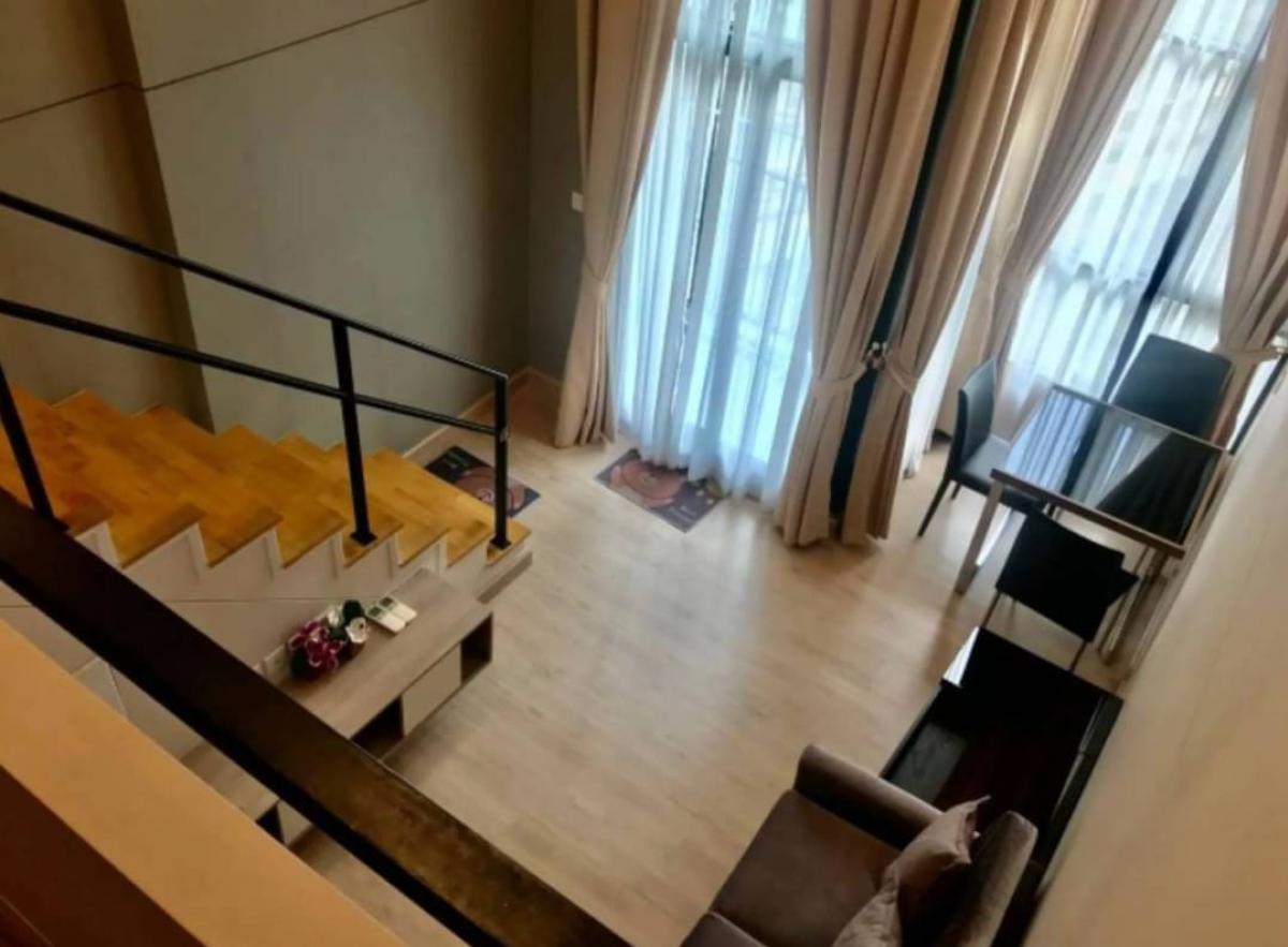 For RentCondoRattanathibet, Sanambinna : Knightsbridge Duplex Tiwanon 38 square meters #beautiful room #duplex room near MRT Ministry of Public Health only 60 meters!!! #cool duplex room 2 floors, size 38 square meters, beautiful room, condo with a home feel, high ceiling, comfortable living on 