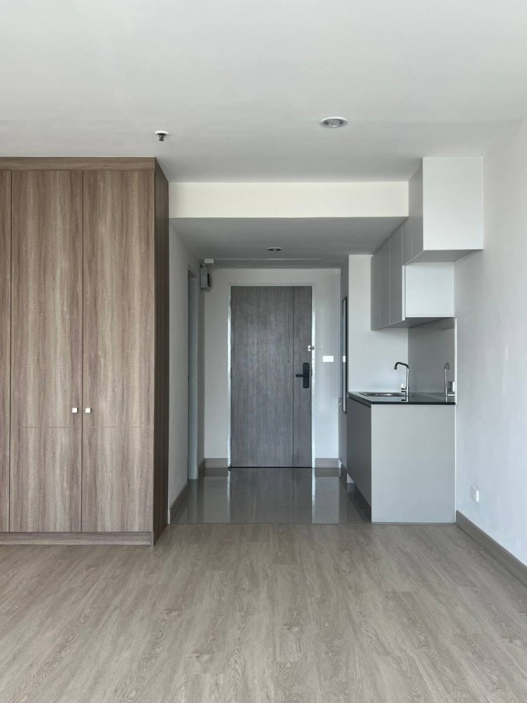 For SaleCondoRatchadapisek, Huaikwang, Suttisan : Condo Studio 1 BR for Sales (Newly Renovated) Ratchada Orchid near MRT Sutthisan