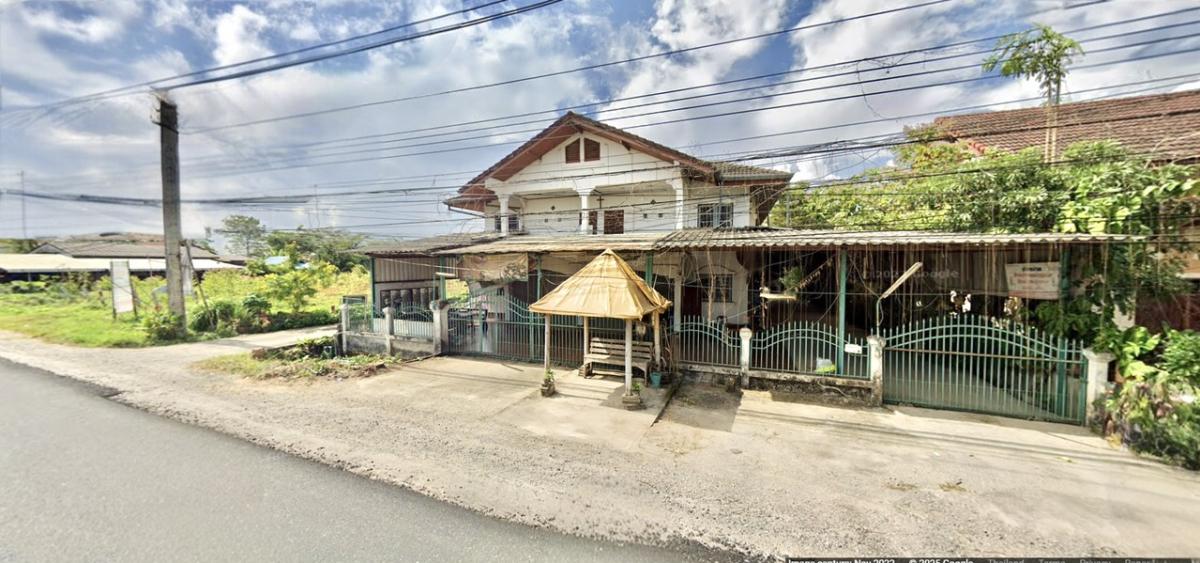 For SaleHouseChiang Rai : Cheap house for sale with storage building, on Phahonyothin main road, good location, near Mae Fah Luang Medical Center, only 1.5 km., Nang Lae Subdistrict, Mueang District, Chiang Rai Province