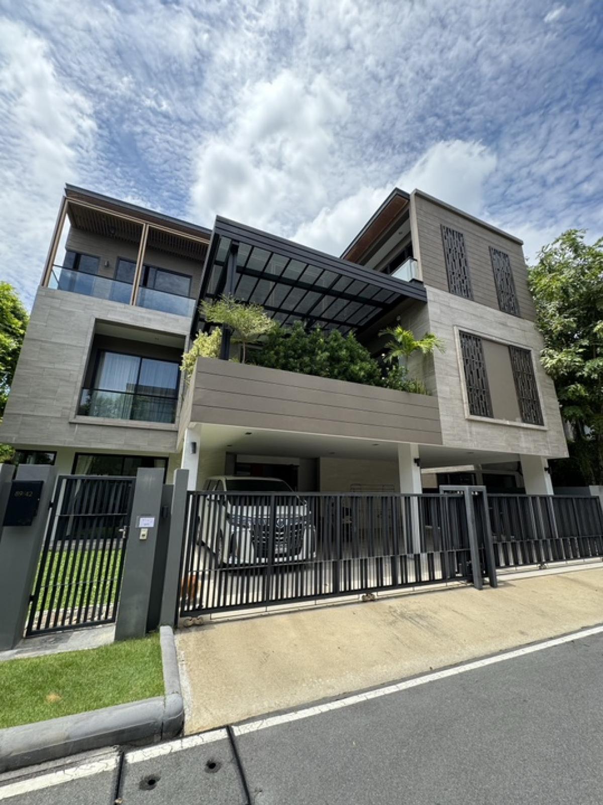 ขายบ้านพัฒนาการ ศรีนครินทร์ : House for saleVana Residence