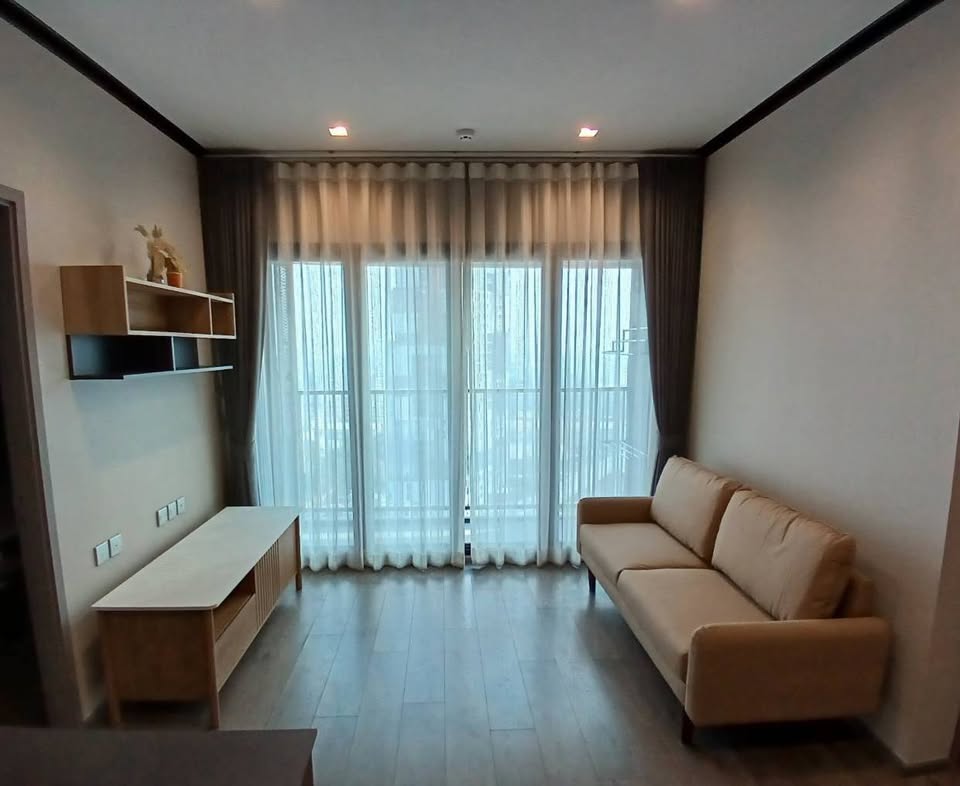 For RentCondoLadprao, Central Ladprao : Condo, 16th floor, fully furnished, beautifully decorated, for rent in Lat Phrao-Ratchada area, near MRT Lat Phrao, only 8 meters away.