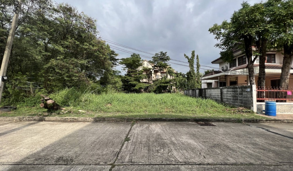 For SaleLandPhutthamonthon, Salaya : For inquiries, call: 084-128-8450. Owner sells vacant land, 66 square wah, located in Krisdanakorn Village 20, Boromratchonnanee Road, Thawi Watthana District, near Mahidol University.