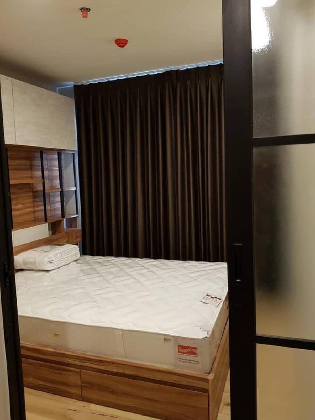 For RentCondoPinklao, Charansanitwong : 🏙️For rent, beautiful view room, high floor @ Brix condo MRT-Sirindhorn, complete furniture, electrical appliances, contact📲or Line: 0616395225