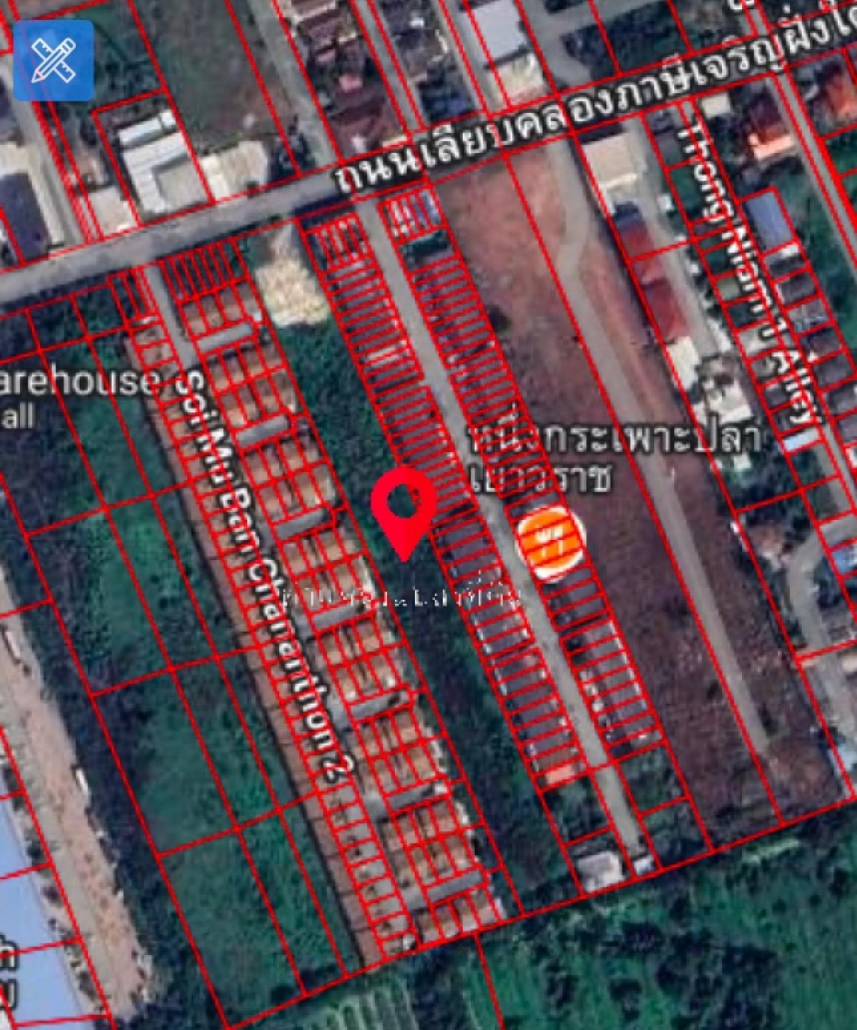 For SaleLandBang kae, Phetkasem : Land for sale on the Southern Phasi Charoen Canal, 5 rai of area, suitable for small projects #The commercial buildings #housing houses near schools are convenient to travel.