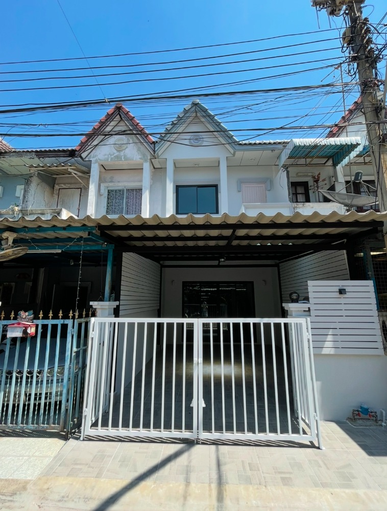 For SaleTownhouseKaset Nawamin,Ladplakao : 🏡Selling a beautiful 2-storey townhouse in a prime location in Nuanchan ✅Good price, cheaper than you think. Looking for an owner.